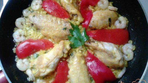 Паэлья с курицей и креветками