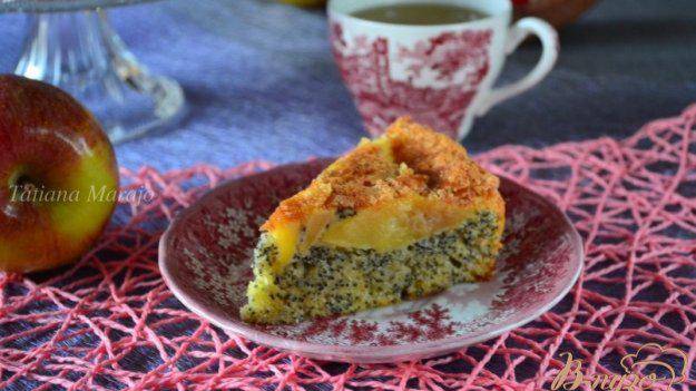 Маковая шарлотка с яблоками