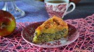 Маковая шарлотка с яблоками