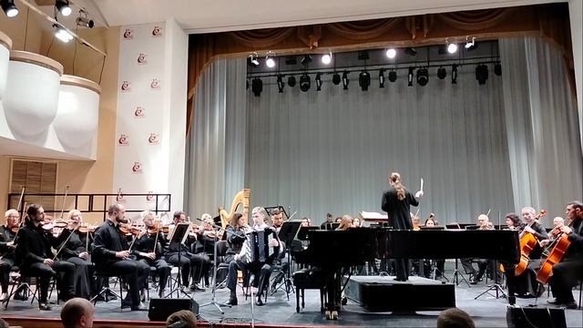 В.Семёнов Концертная сиюта для баяна и оркестра "На грани Времён" 1ч. Исполняет Иван Гридин.