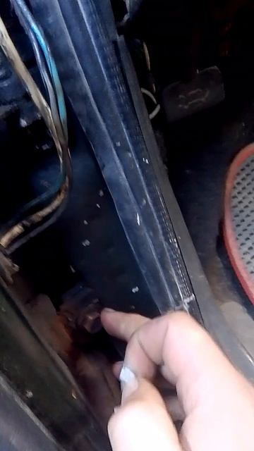 Шатается дверь в машине