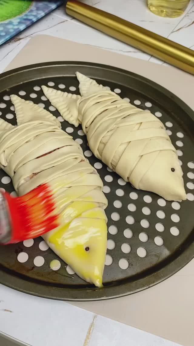 Рыбный пирог на раз два! Красивый и вкусный!