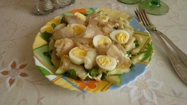 Салат с палтусом