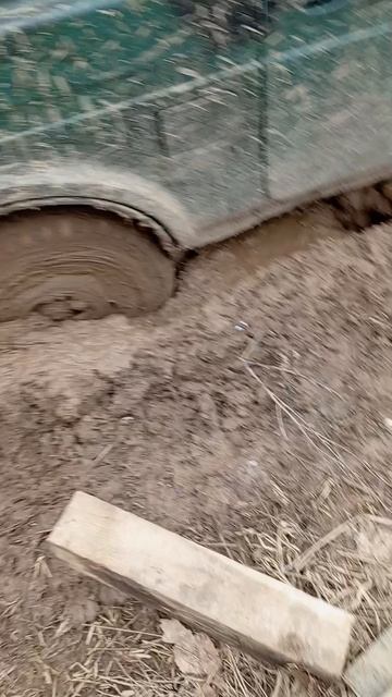Нива застряла🤦 #нивафора #грязь #застрял