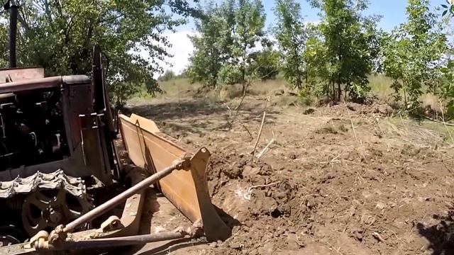 DT-54 cleaning field / ДТ-54 Разчистване