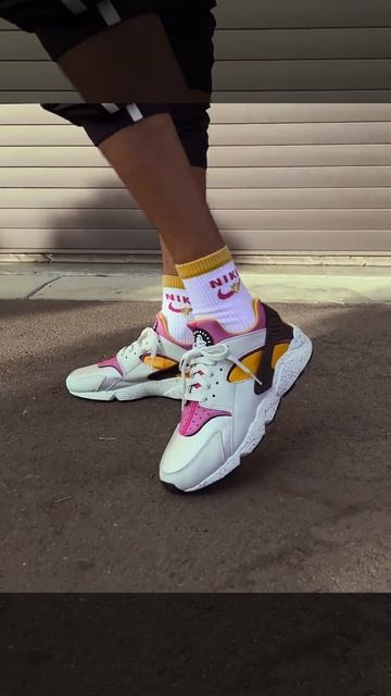 Nike Air HuaracheMen's Shoes$120