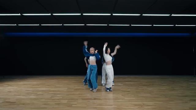 Itzy - 'Untouchable' dance practice