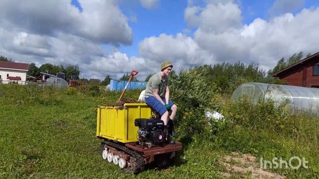 Гусеничный мини погрузчик проедет в любом месте! То что нужно в тепличном хозяйстве.