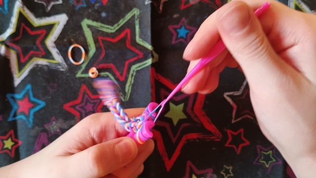 браслет из резинок