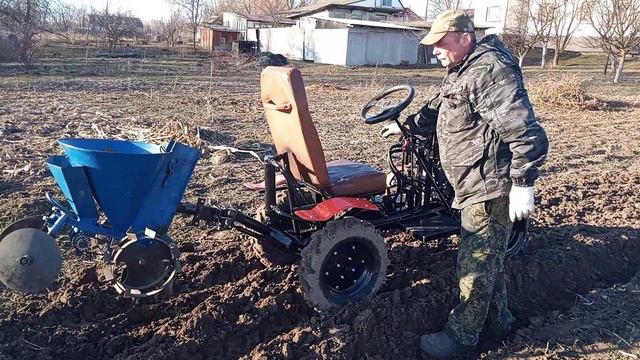 посадка картошки минитрактором их мотоблока ока