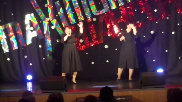 Елена Фищукова. А Я милого узнаю по походке.mp4