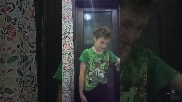 1000006134.mp4  Серëжа  Зарядка.