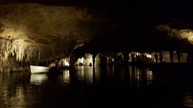 Майорка. Пещера Дракона. Подземное озеро