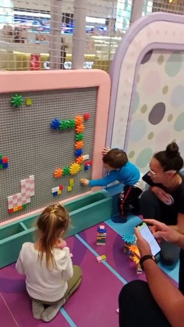 Детская карусель с мягкими лошадками