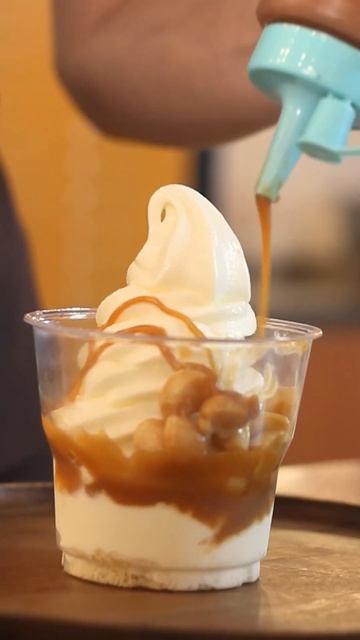 Macadamia Caramel Parfait 🥯✨     #peakchocolate
