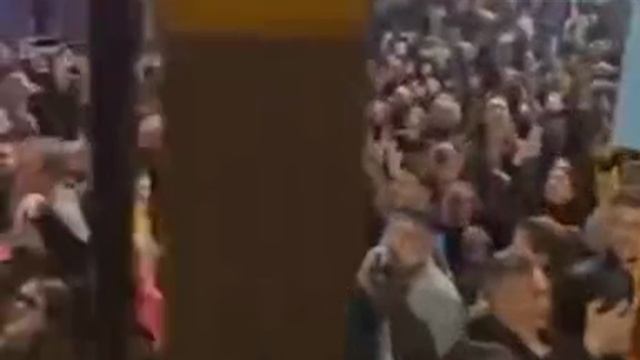 Революция гидности в Сербии! Одного взгляда на скачущее стадо понятно кто они и зачем они здесь.