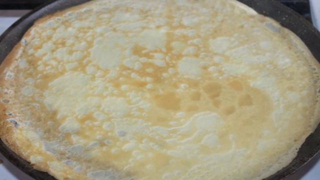 Блины с персиком и нутеллой