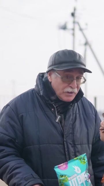 ⁉️А у вас есть опыт общения с пожарными? 
Детей в ролике пожарный чипсами угостил 😜 #pov #story