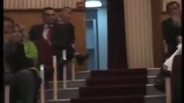 (Sıtkı Akın) Bahçe Duvarını Aştım