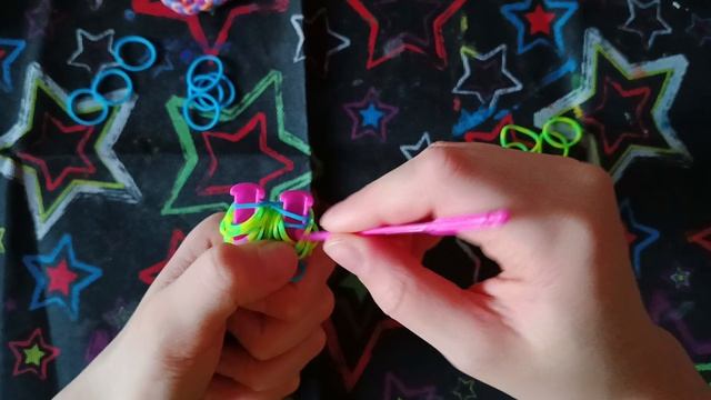 легкое перо для новичков из резинок перо