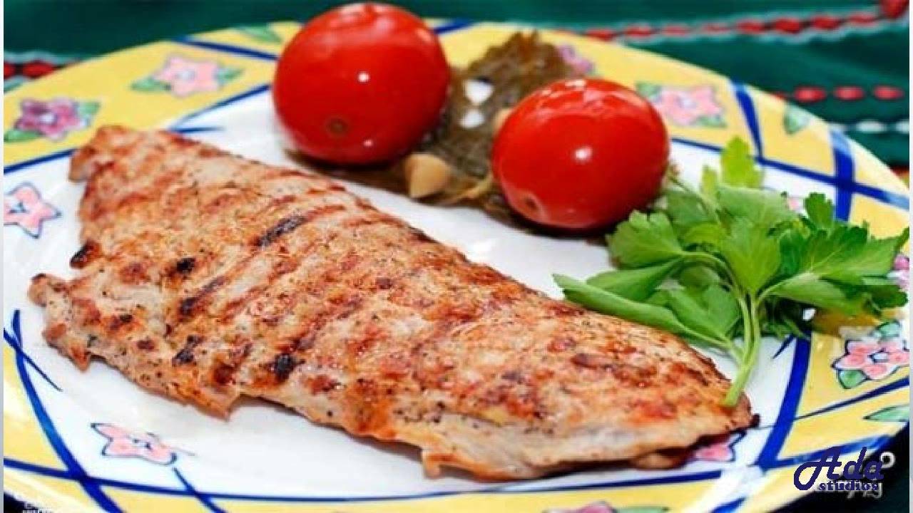 Посмотрите, какое крутое блюдо Круглый и ровный кусок мяса, который запечен в духовке - что может бы