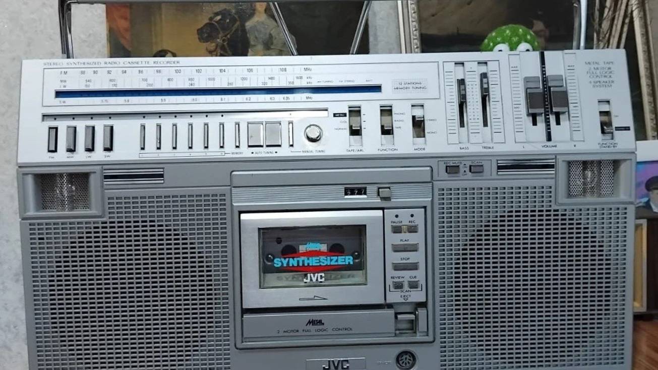 JVC RC-M 80 L - работа аудиокассеты и радио .