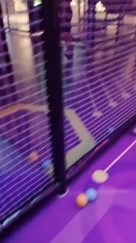 В развлекательном центре больше всего нравится собирать шарики