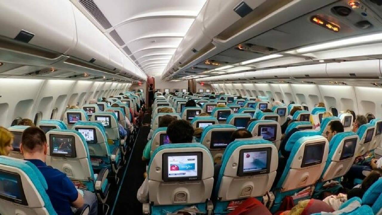 Думаю, что многие из вас пользовались медиа центром на спинке кресла дорогих авиакомпаний, или хотя
