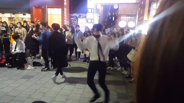 Корейцы танцуют 🕺