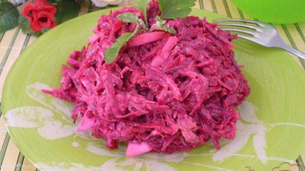 Сытный свекольный салат