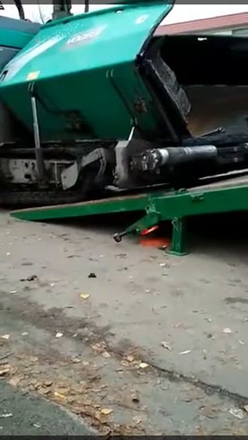 Трал для дорожной техники.