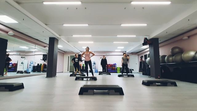 СТЕП АЭРОБИКА ЦЕЛАЯ ТРЕНИРОВКА / STEP AEROBICS  01.10.2022гг