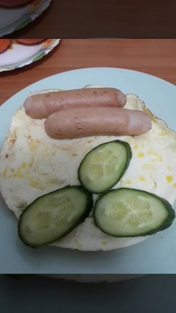 Любимый омлет с сосисками. #влог #еда #мужскаякухня