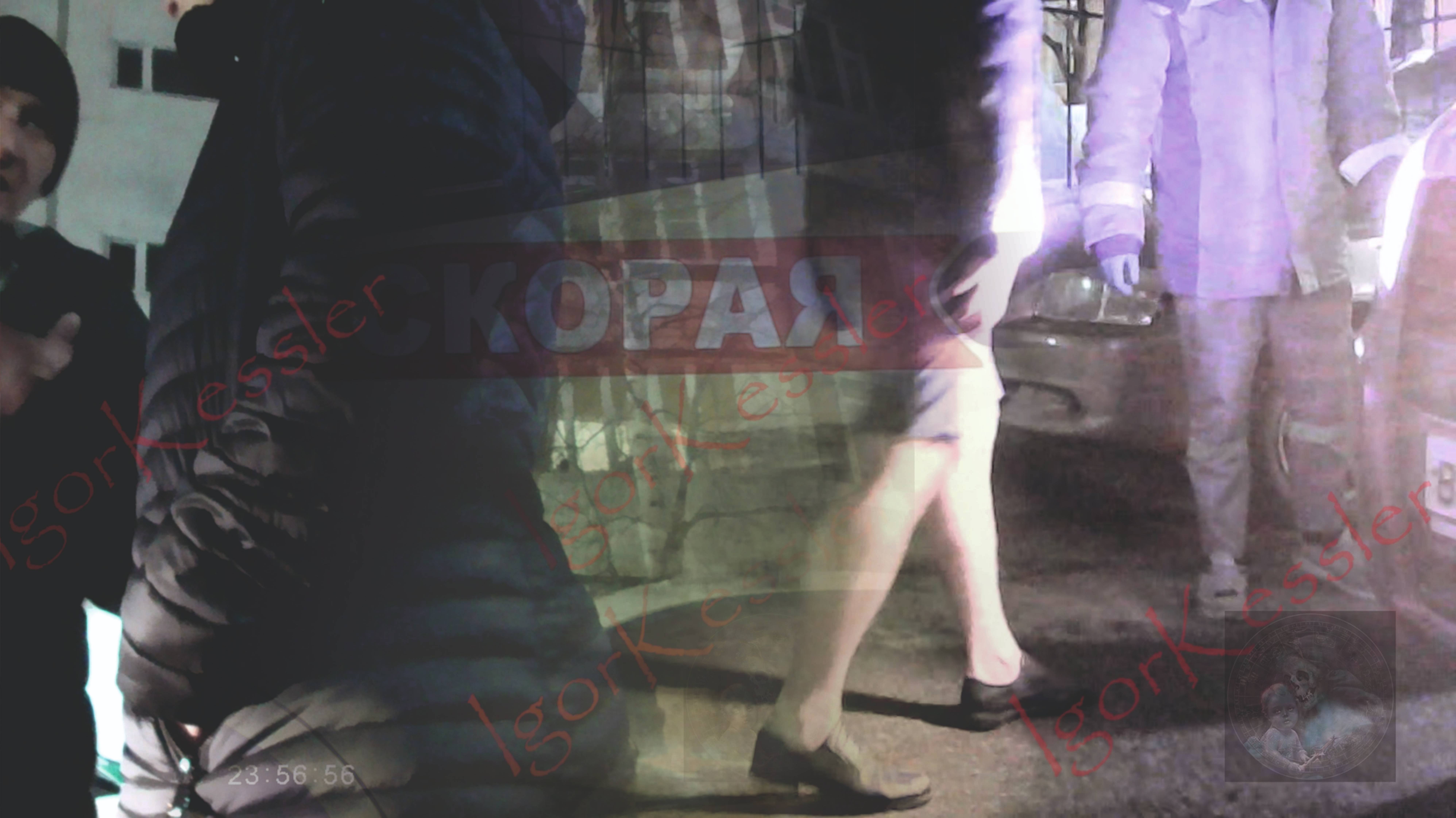 Таксист протащил клиента на двери вдоль всего дома в Сургуте