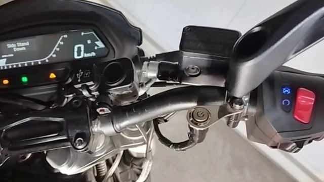 Dominar 400