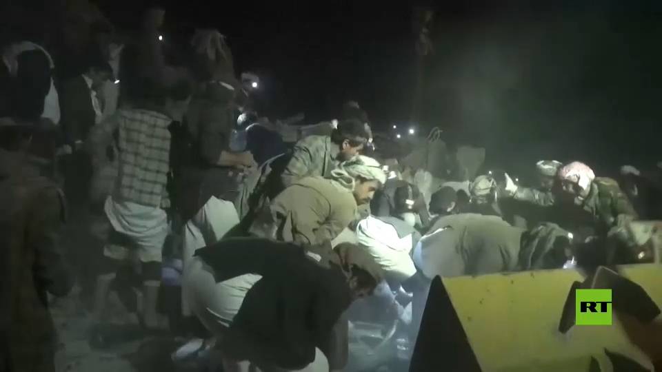 اليمنيون يبحثون عن جثث تحت الأنقاض في صعدة بعد الضربة الأمريكية