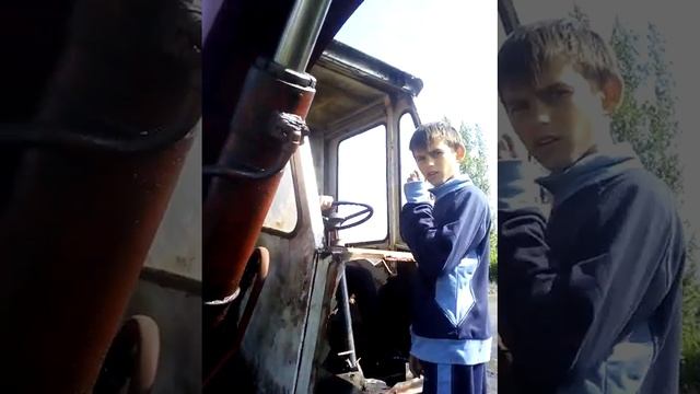 Нашли заброшенный трактор!!!