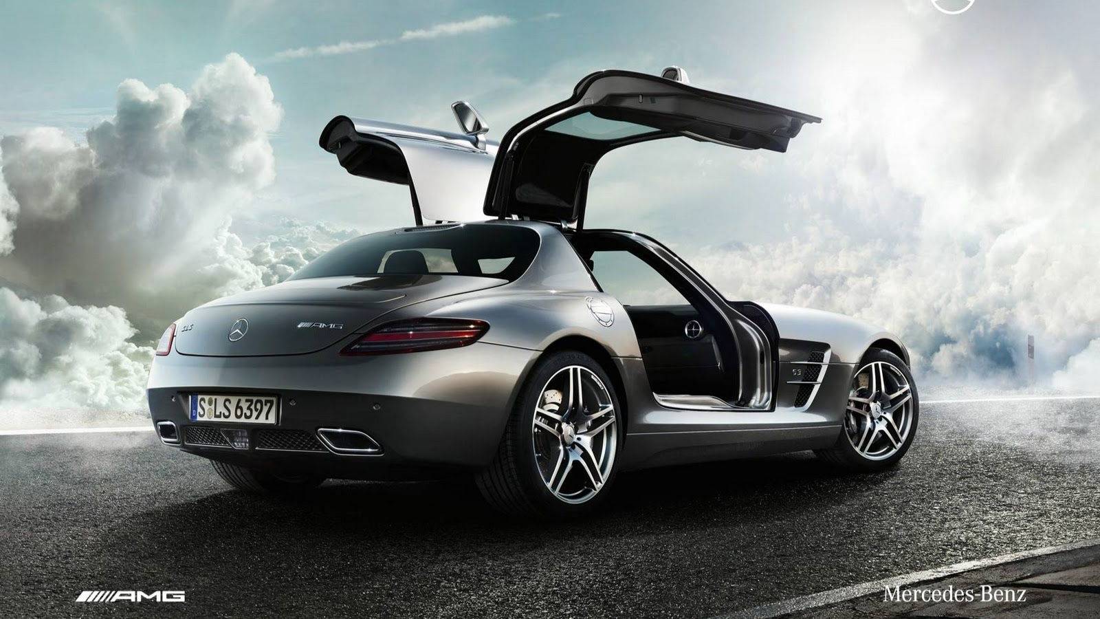 Gran Turismo™ 7 Mercedes SLS против Ferrari