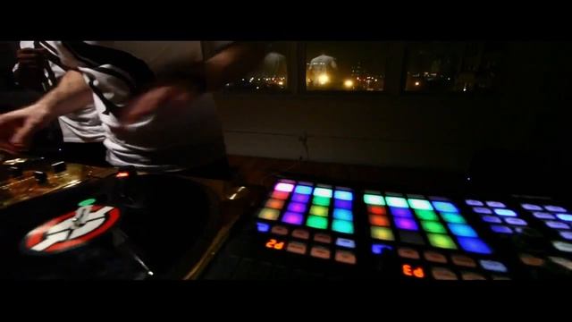 Traktor Kontrol F1 - Demonstration with Greg Nice and Shiftee