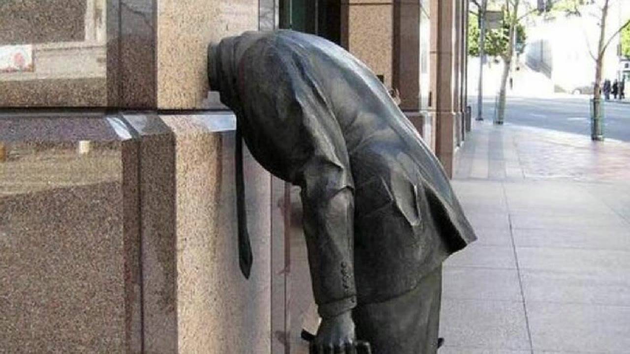Фантазия творца не знает границ. Как далеко может зайти скульптор в погоне за славой, деньгами, бесс
