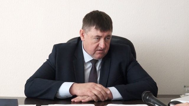 13-03-2025г. На Доске Почета обновляются фотографии. Их всего 36