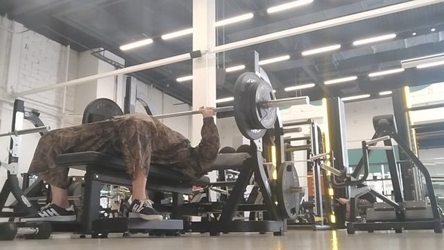 Жим штанги лёжа 100 кг на 3 раза в 53 года. Цель 135 на 3.
