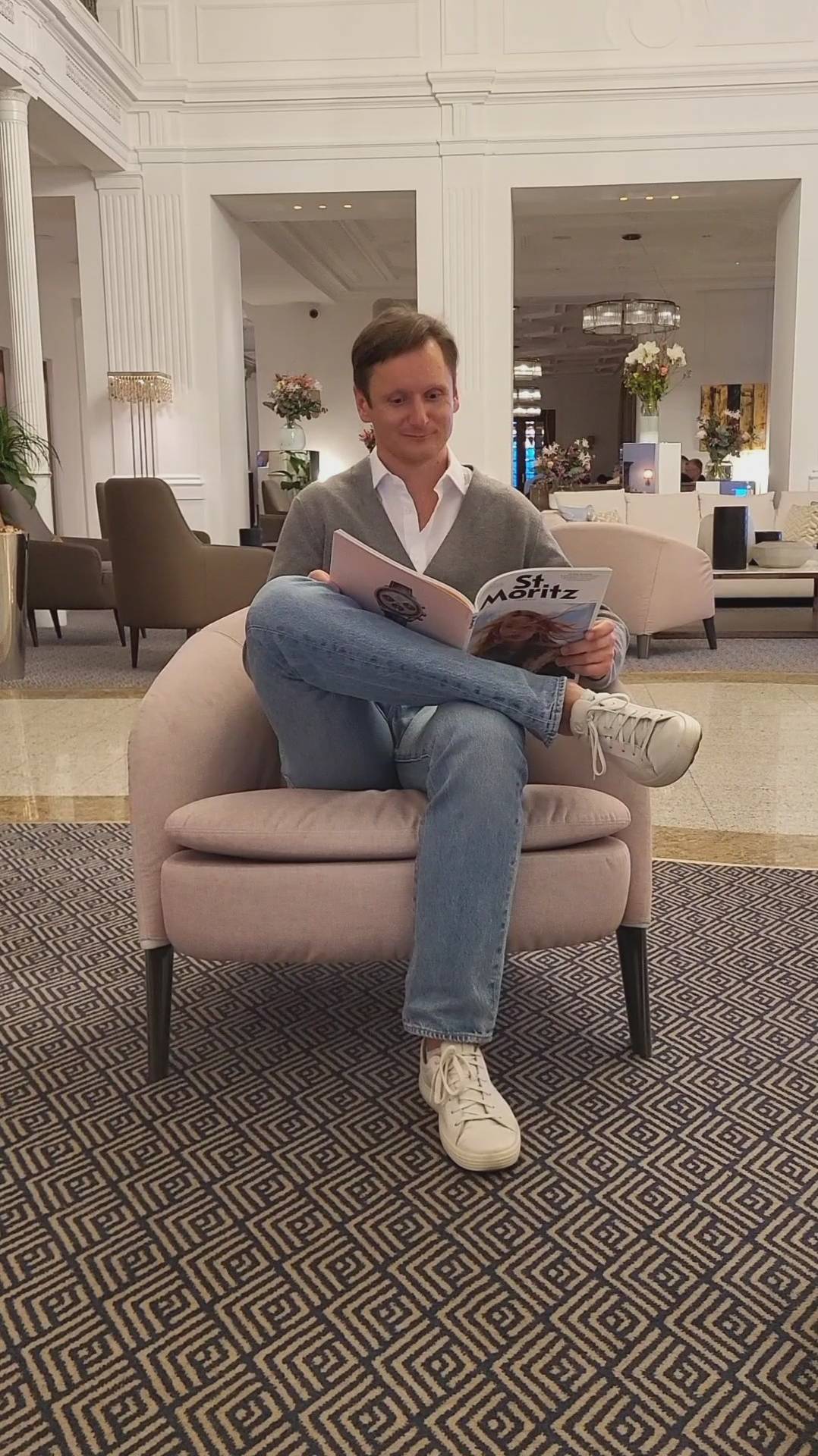 Всегда вверх и всегда с улыбкой / Always up and always with a smile.
