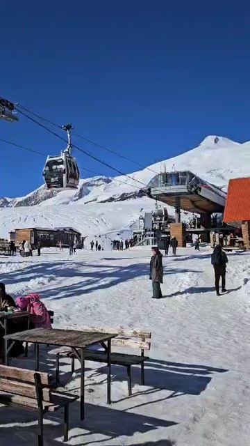 Счастье живет рядом с нами