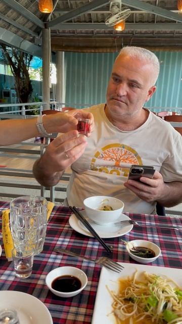 Кровь  Сиамской Кобры  Опасный Дегустация #share #food #shortsvideo #streetfood #automobile #тур