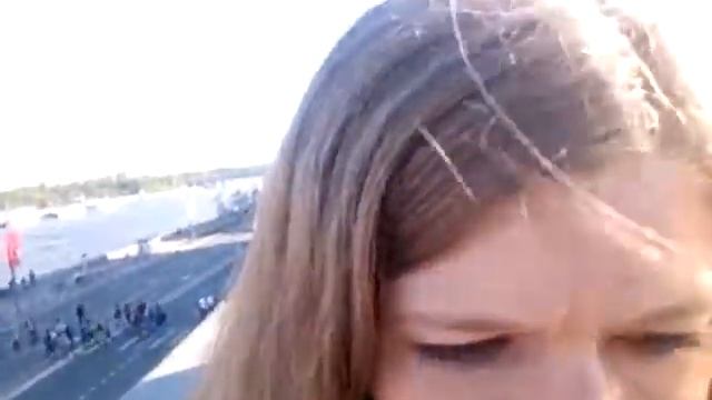 Ми ми ибн Золотая Рыбка следует в Парк Горького