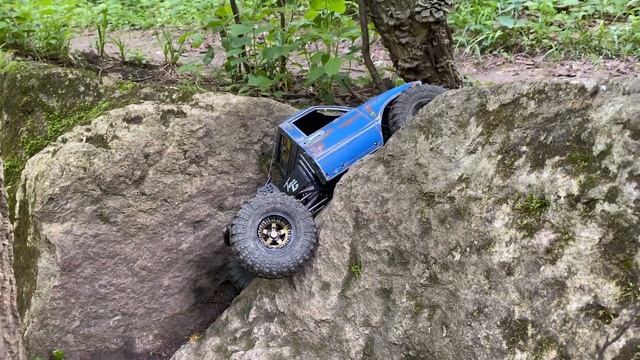 GSpeed Straight Axle working a hard line @ KK Crawling Trail in Milwaukee