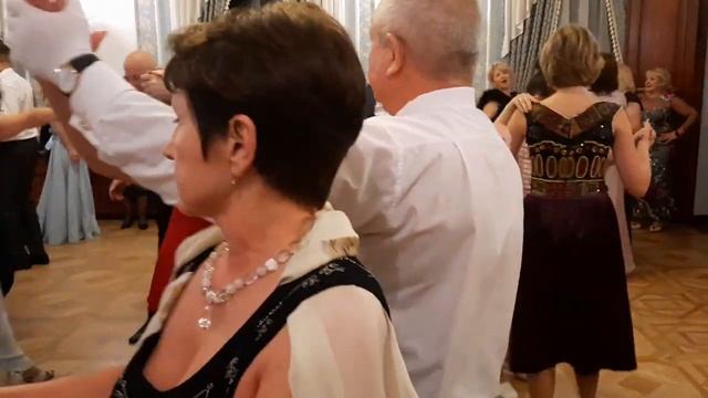 А в Бресте опять снег... И нам вспоминается Рождественский бал.😉🥰😉.mp4
