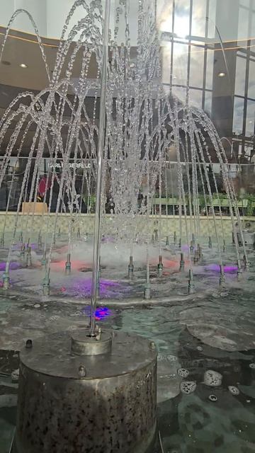 Фонтан в ТЦ Галерея г.Новосибирск