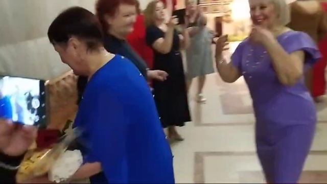 Сладкий мёд на губах....... 16.03.25.